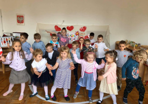 taniec dla mam w wykonaniu przedszkolaków