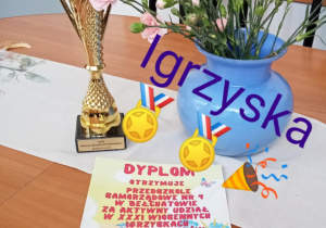 Puchar i dyplom z XXXI Igrzysk Przedszkolaków.