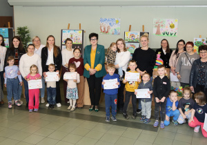 Zdjęcie osób zaangażowanych w organizację wystawy.