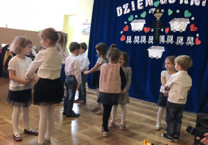 Taniec w wykonaniu dzieci.